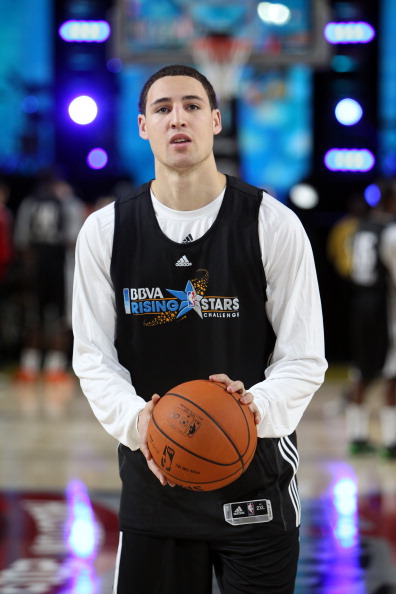 围绕锋线重 围绕锋线重